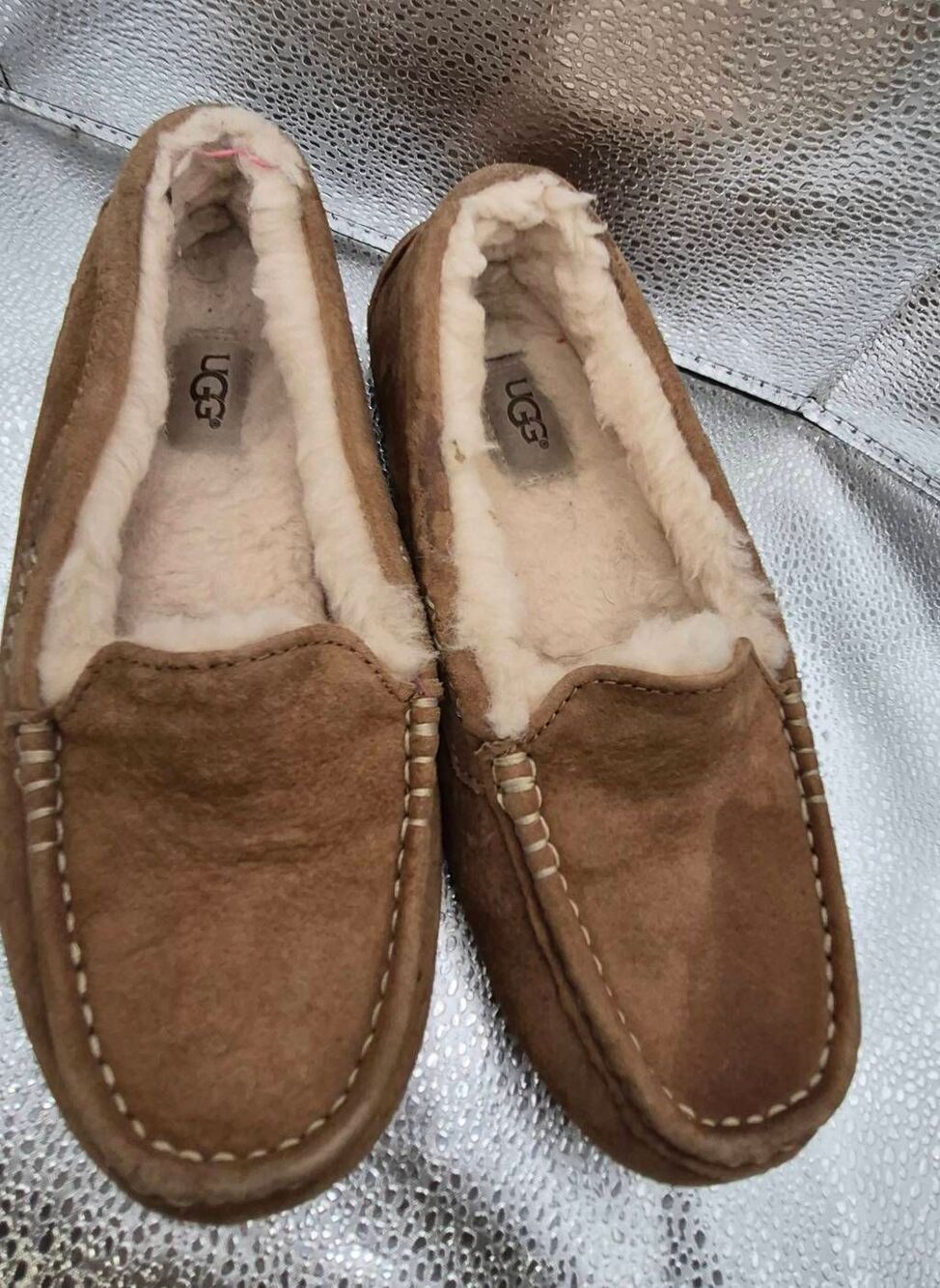 UGG - Picture 3 of 8